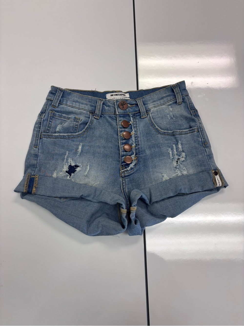 One Teaspoon Harlets Light Blue Distressed Button-Front Jean Shorts. Size 25